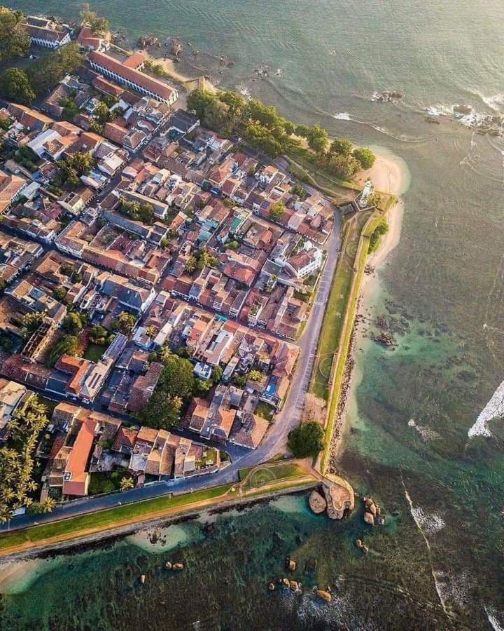 Oesis - Stylish Villa Steps From Historic Galle Fort Exterior foto
